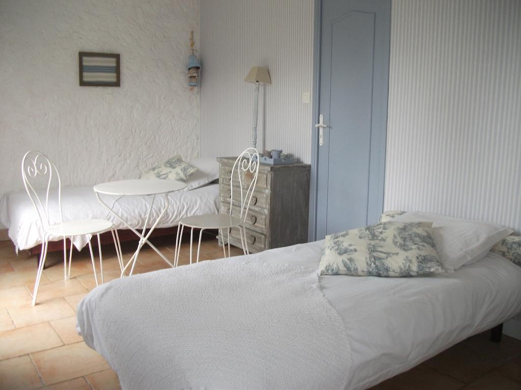 La Clef Du Four Bed & Breakfast Plesder Стая снимка